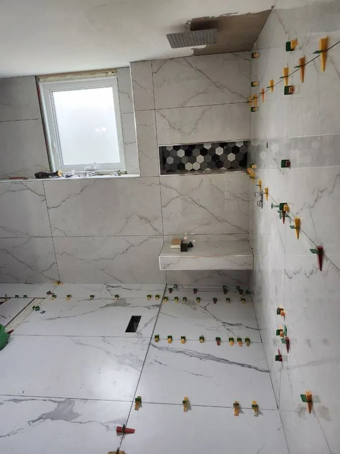 Porcelain walls & floor