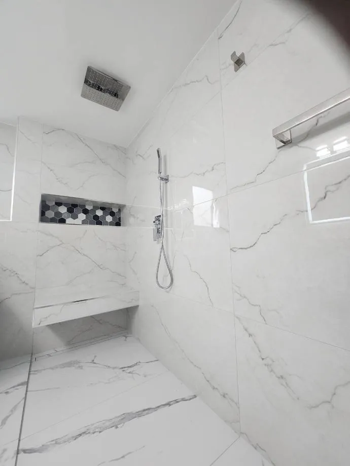 Marble-look porcelain shower