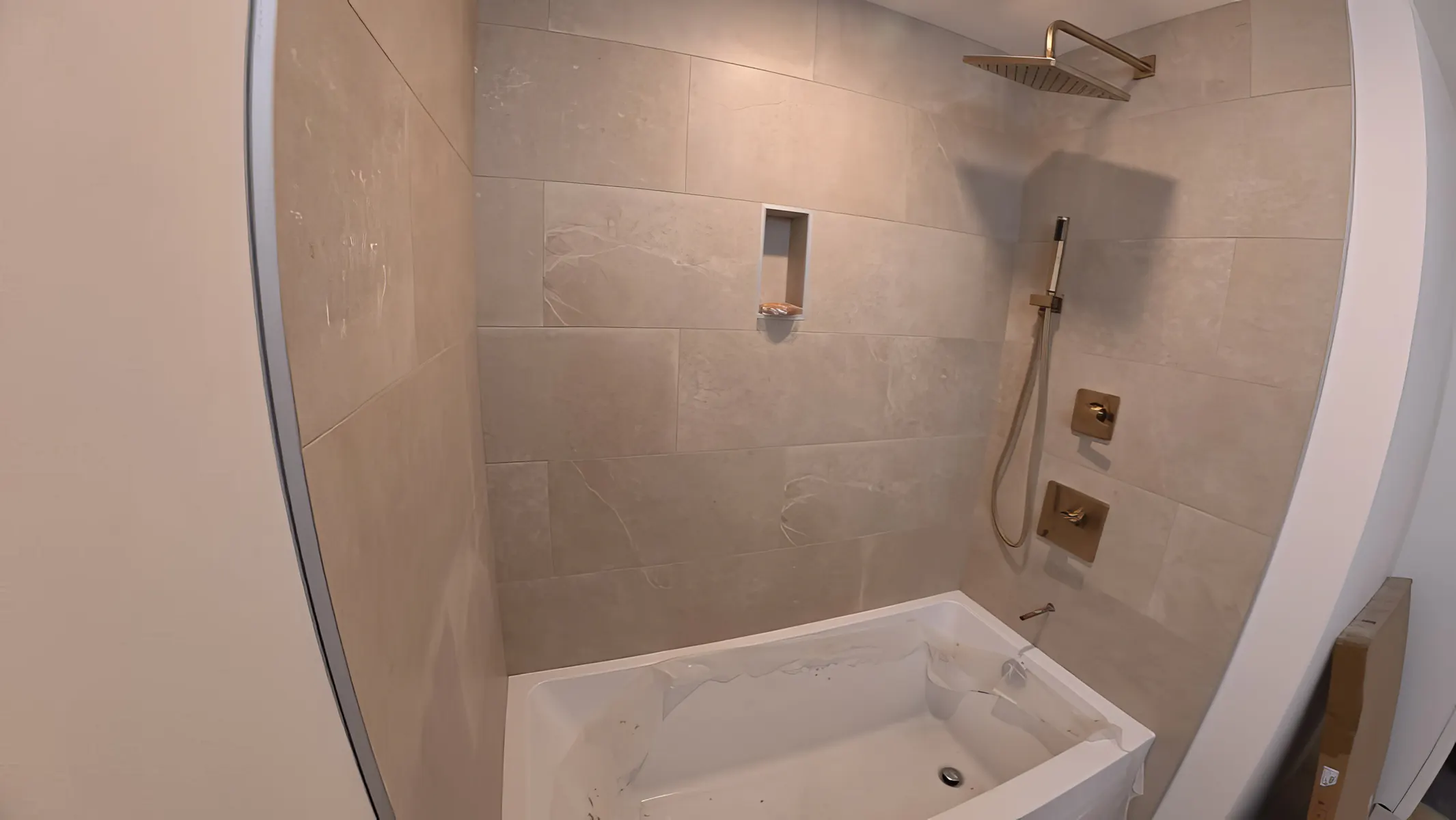 Tub surround with rain head