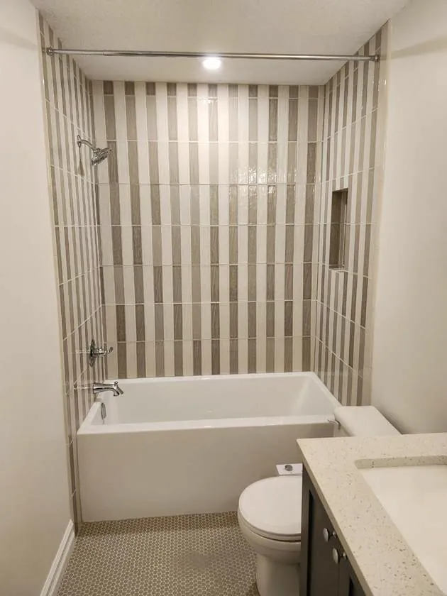 Finished tub & shower surround