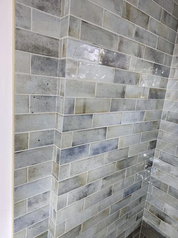 Variegated glaze & gloss accent