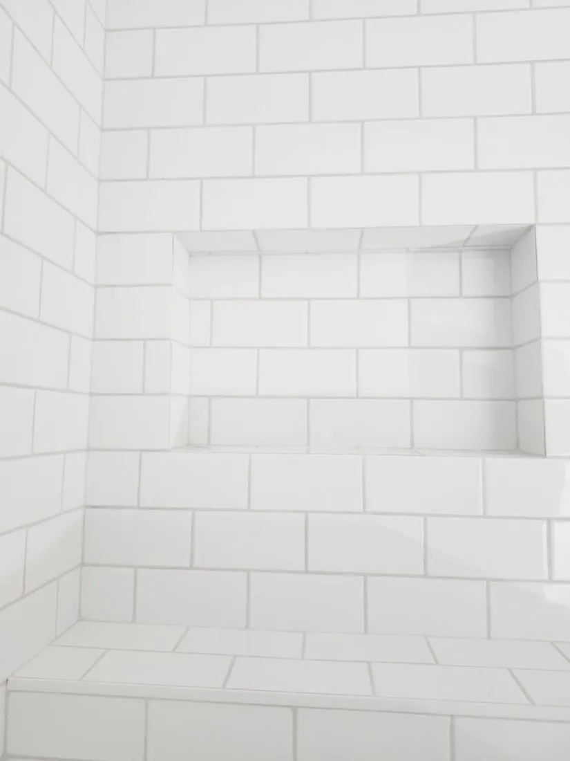 Recessed niche