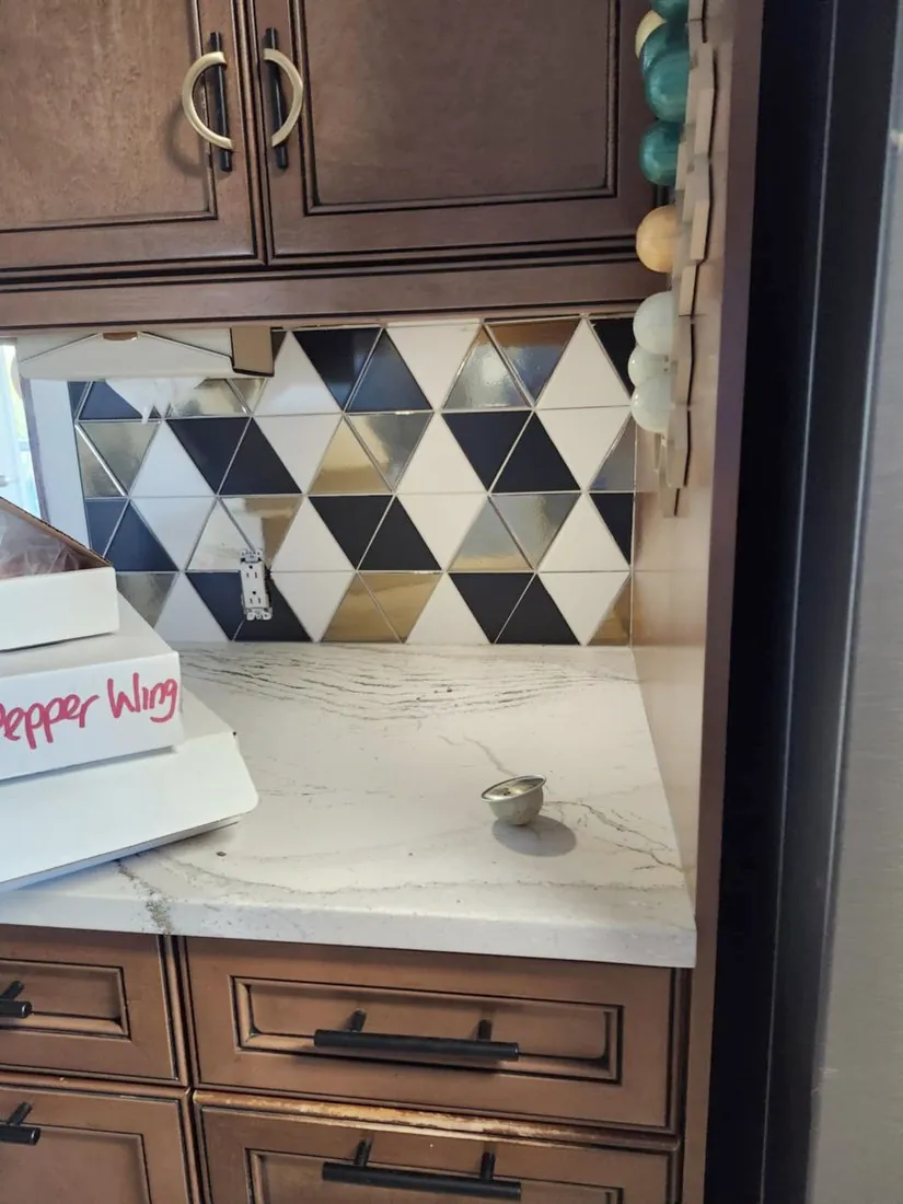 Triangles over quartz counters