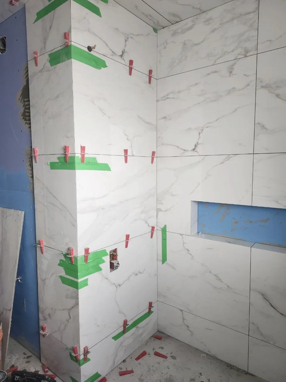 Large-format porcelain on the walls