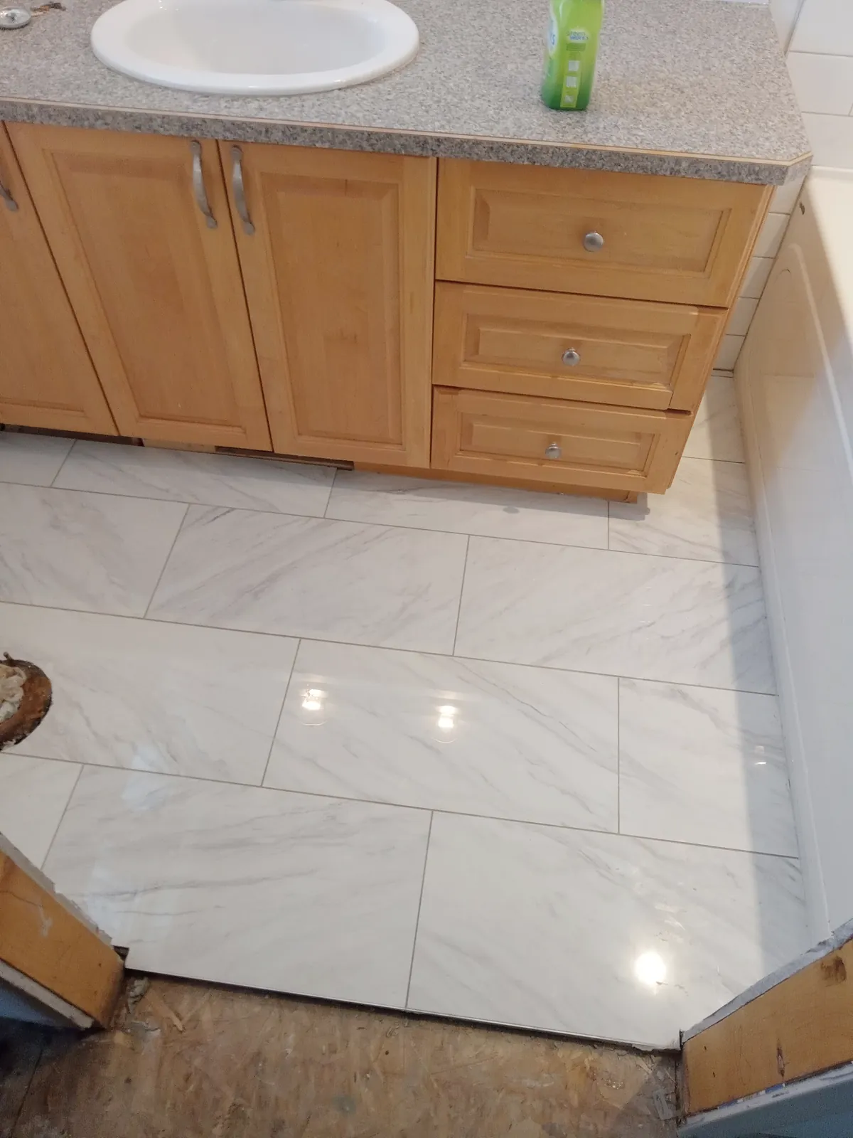 Marble-look porcelain floor